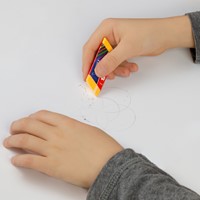 Kores gum driehoekig "TRINO" 2 neon kleuren op blister RG40523-3