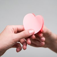 Kores memoblok notes hartvorm "HEART" 70x70mm 250vel in 5 kleuren N48705-2